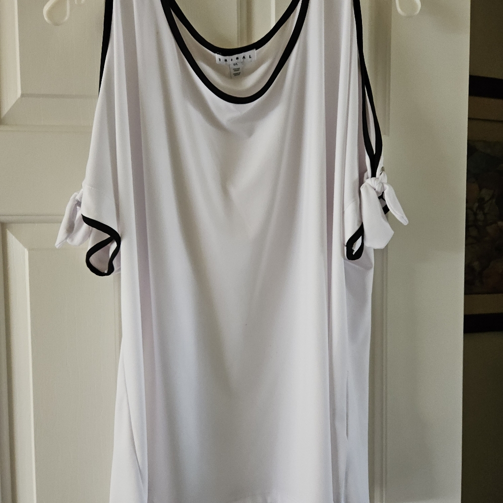 Tribal peekaboo shoulder top